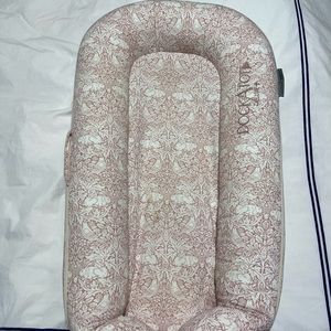 DockATot deluxe baby station